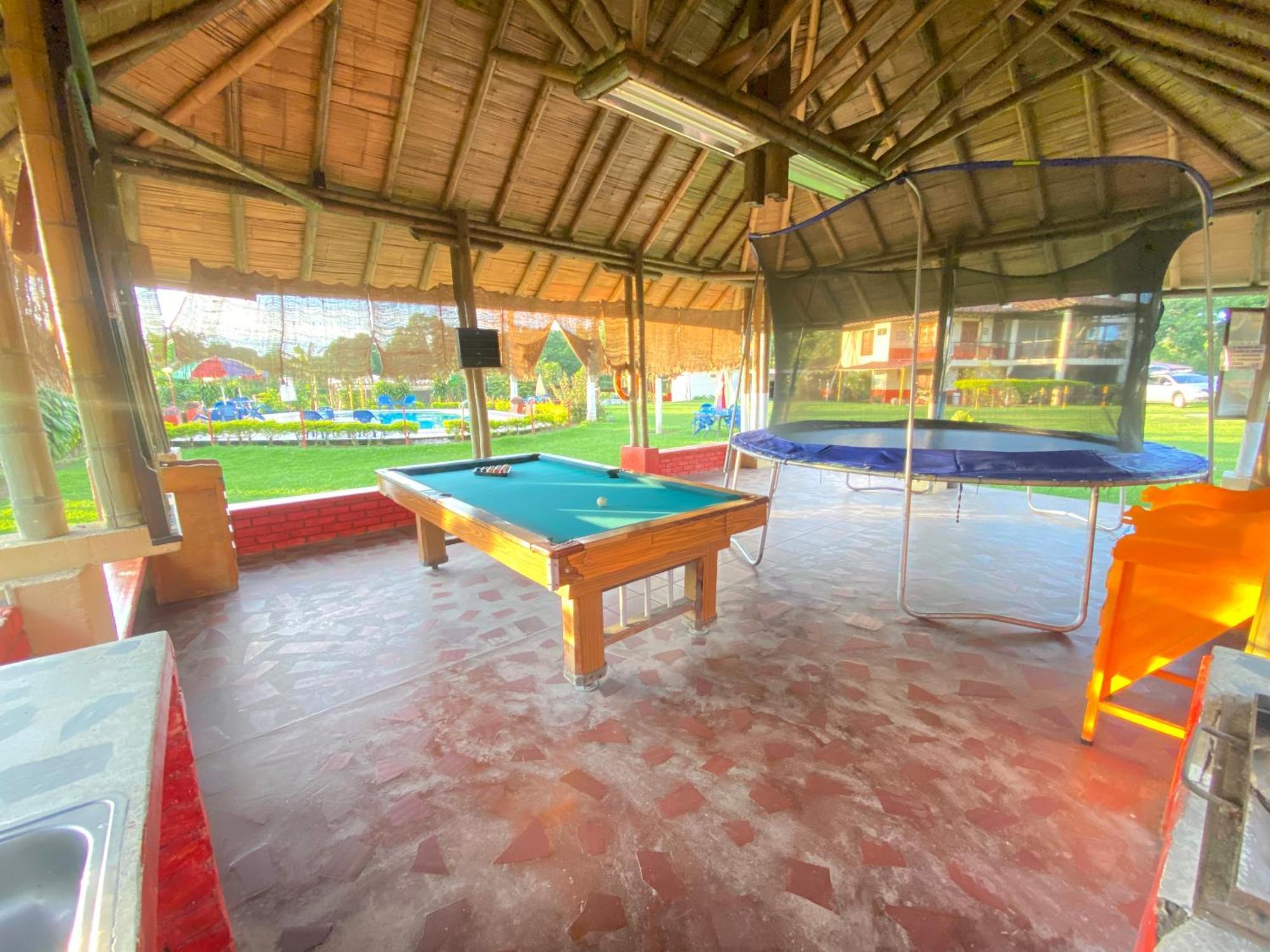 Finca Hotel Los Cocos Монтенегро Екстериор снимка