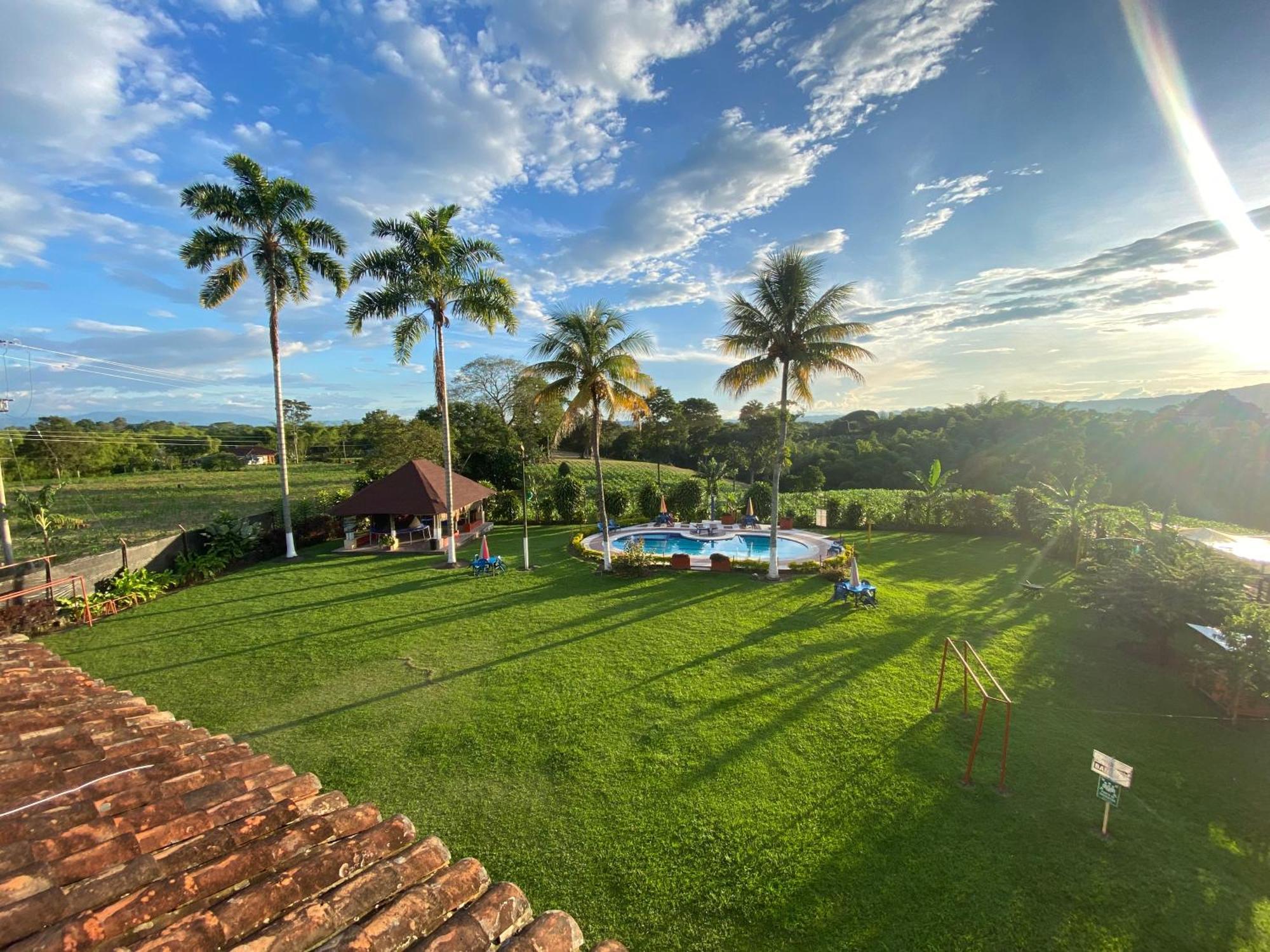 Finca Hotel Los Cocos Монтенегро Екстериор снимка