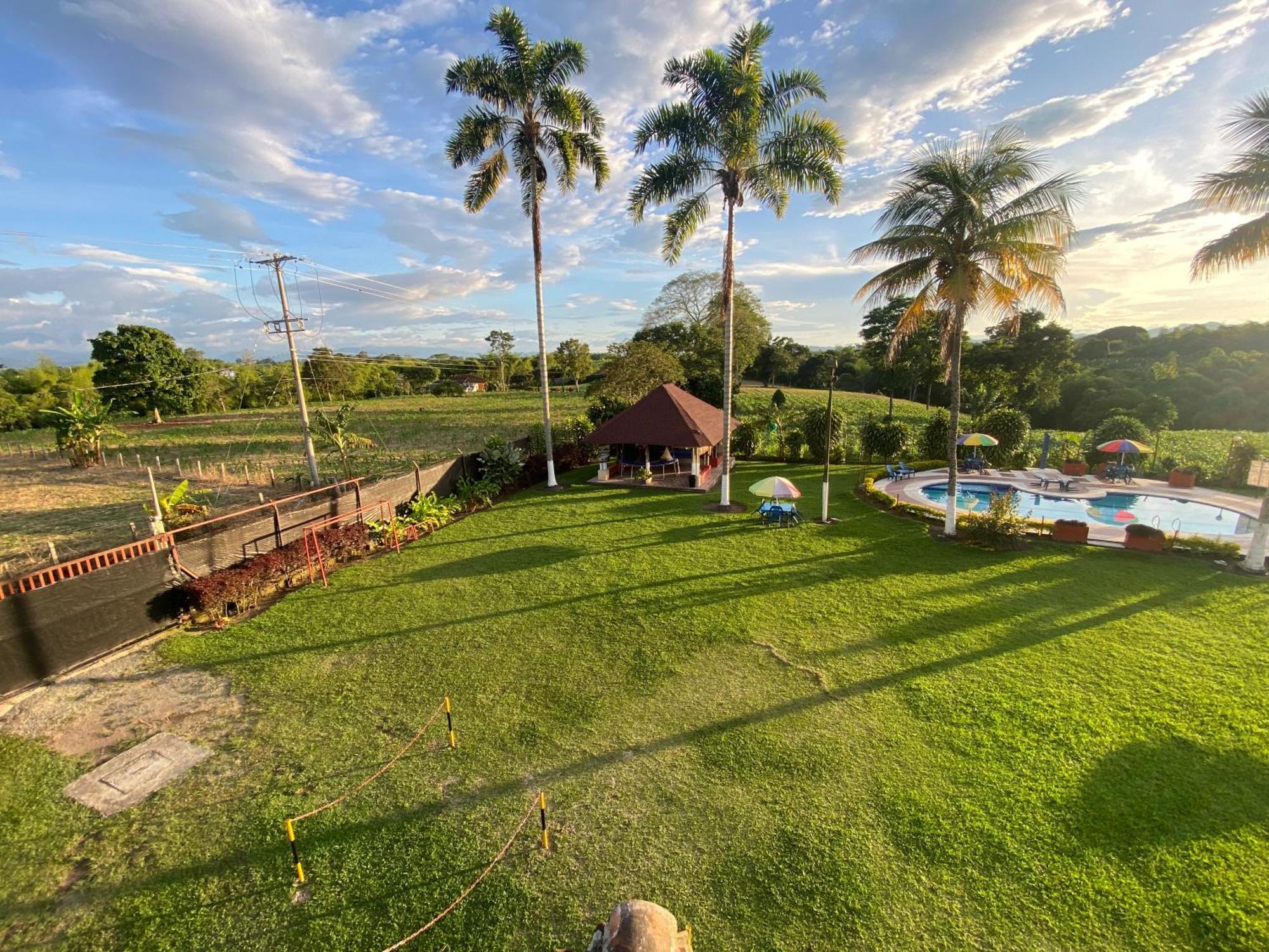 Finca Hotel Los Cocos Монтенегро Екстериор снимка