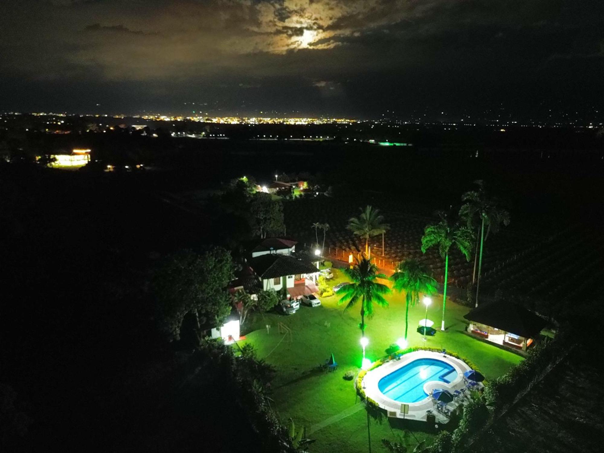 Finca Hotel Los Cocos Монтенегро Екстериор снимка