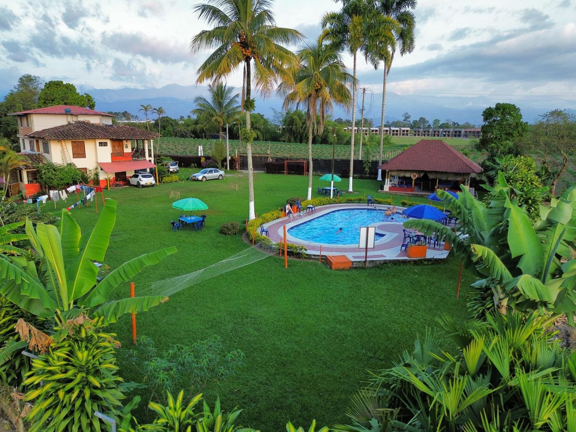 Finca Hotel Los Cocos Монтенегро Екстериор снимка